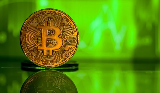 Bitcoin ایک بار پھر 0,000 تک پہنچ گیا ہے کیونکہ ایک ٹھنڈی افراط زر پڑھ کر ایندھن کے خطرے کی بھوک