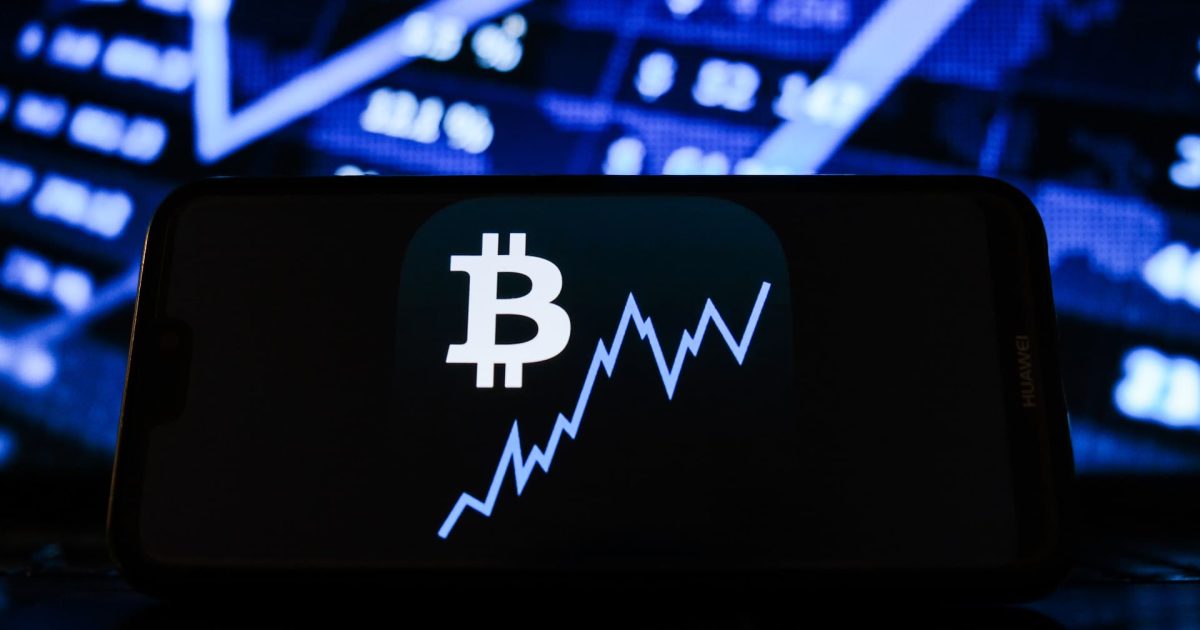 Bitcoin 6,000 سے اوپر کے نئے ریکارڈ تک پہنچ گیا کیونکہ سرمایہ کار اس ہفتے Fed کے فیصلے کا انتظار کر رہے ہیں