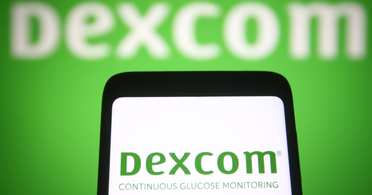 Dexcom کا اوور دی کاؤنٹر گلوکوز مانیٹر اب صارفین کو AI کا خلاصہ پیش کرتا ہے کہ نیند، کھانا اور شوگر کی سطح پر کیا اثر پڑتا ہے۔