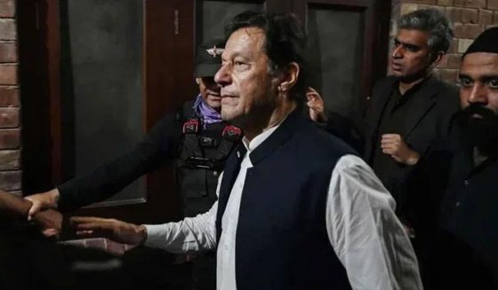 عمران خان نے پی ٹی آئی پر حکومت کا ٹائم فریم مانگ لیا، مذاکرات جاری رہنے پر پیش رفت کا مطالبہ