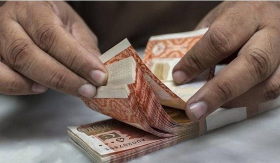 ٹیکس بڑھانے میں مدد کے لیے 5000 روپے کے نوٹ کو ختم کرنا | ایکسپریس ٹریبیون