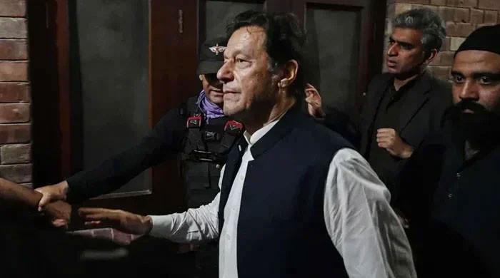 پی ٹی آئی کی مذاکراتی ٹیم کو آج اڈیالہ جیل میں عمران خان سے ملاقات کی اجازت مل گئی۔