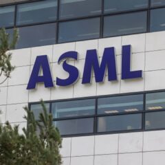 ASML کے حصص 10 ٪ کودتے ہیں کیونکہ احکامات میں اضافے سے دیپ ساک کے خوف سے انکار ہوتا ہے۔