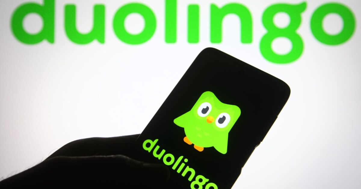 Duolingo کے شیئرز میں 7% اضافہ ہوا کیونکہ صارفین مینڈارن سیکھنے کے لیے ایپ پر آتے ہیں۔