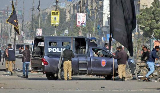 ایم ڈبلیو ایم کے احتجاج کے نویں روز بھی کراچی بھر میں سڑکوں کی بندش برقرار ہے۔