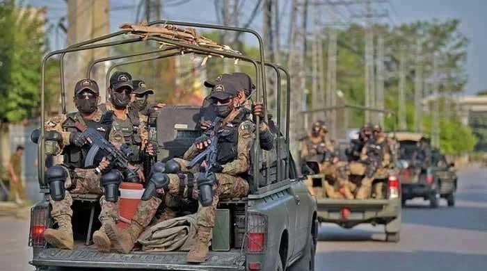 سیکیورٹی فورسز کے پی کی کارروائیوں میں 10 دہشت گردوں کو بے اثر کرتی ہیں