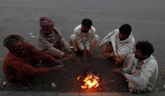 کراچی آنے والے دنوں میں درجہ حرارت میں معمولی اضافے کا امکان ہے