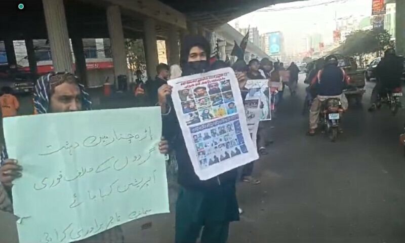 کرم بحران پر احتجاج کے باعث کراچی کے شہریوں کو ساتویں روز بھی ٹریفک کی مشکلات کا سامنا ہے۔