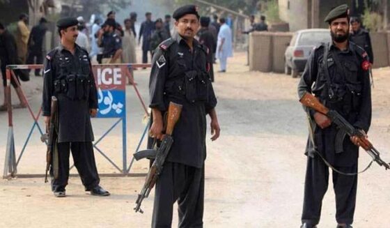 ماسٹنگ میں پولیو ٹیم کی حفاظت کرنے والے دو سیکیورٹی اہلکار