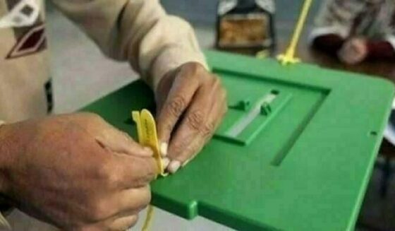 2024 پاکستان انتخابات کی رپورٹ: بریفنگ سینیٹ کے پینل سے انتخابی واچ ڈاگ کو روک دیا گیا