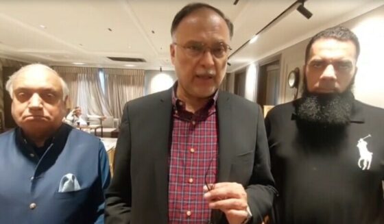 احسن اقبال نے تصدیق کی کہ پاکستان دفاعی بجٹ میں اضافہ کرے گا کیونکہ سیکیورٹی کی صورتحال اس کے لئے مطالبہ کرتی ہے