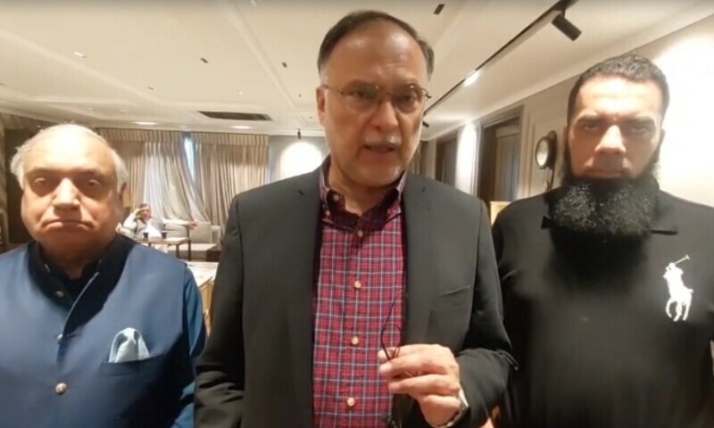 احسن اقبال نے تصدیق کی کہ پاکستان دفاعی بجٹ میں اضافہ کرے گا کیونکہ سیکیورٹی کی صورتحال اس کے لئے مطالبہ کرتی ہے