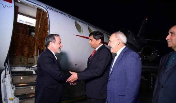ایران کے وزیر خارجہ پاکستان انڈیا کے تعطل کے درمیان اسلام آباد پہنچے
