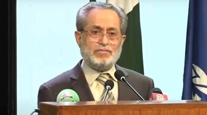 جج دستاویزات پر حکمرانی کرتے ہیں ، انصاف خدا کے ساتھ ہے: جسٹس منڈوکیل
