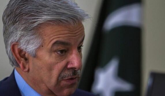 جوہری جنگ کا خطرہ ‘واضح اور حال’ ، خواجہ آصف کو متنبہ کرتا ہے