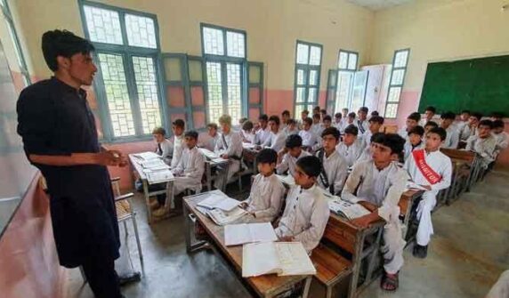 سندھ اسکول کے طلباء کے لئے مفت آئی اسکریننگ لانچ کرنے کے لئے