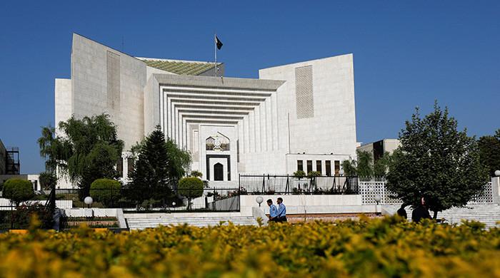سپریم کورٹ اکثریت کے فیصلے کے ساتھ فوجی عدالتوں میں سویلین آزمائشوں کی اجازت دیتی ہے
