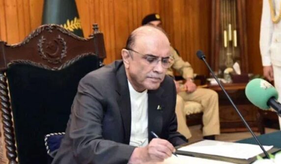 صدر گرین لائٹس نے وزراء کی تنخواہوں میں اضافے کے لئے آرڈیننس کو 188 فیصد تک بڑھایا