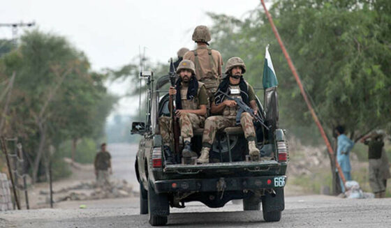 نو دہشت گردوں نے کے پی کے الگ الگ آپریشنوں میں ہلاک کیا: آئی ایس پی آر