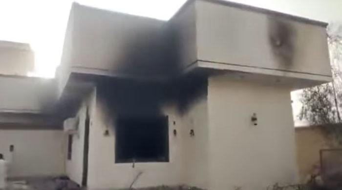 نہر کے مظاہرین نے نوشاہو فیروز میں وزیر سندھ لنجار کے گھر کو نذر آتش کیا