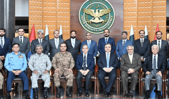 وزیر اعظم شہباز نے آئی ایس آئی ہیڈکوارٹر کے دورے کے دوران ہندوستان کی ‘دھمکی’ کے لئے ملک کی تیاریوں کے بارے میں آگاہ کیا