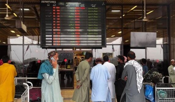 پاکستان انڈیا کے جنگ بندی کے بعد فضائی حدود کو دوبارہ کھولنے کے باوجود 150 سے زیادہ پروازیں منسوخ ہوگئیں