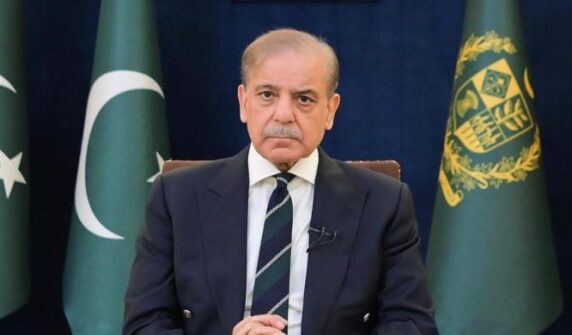 پاکستان کے ہندوستان کے حملہ کرنے کے بعد وزیر اعظم سیاسی رہنماؤں کو اعتماد میں لے جاتے ہیں