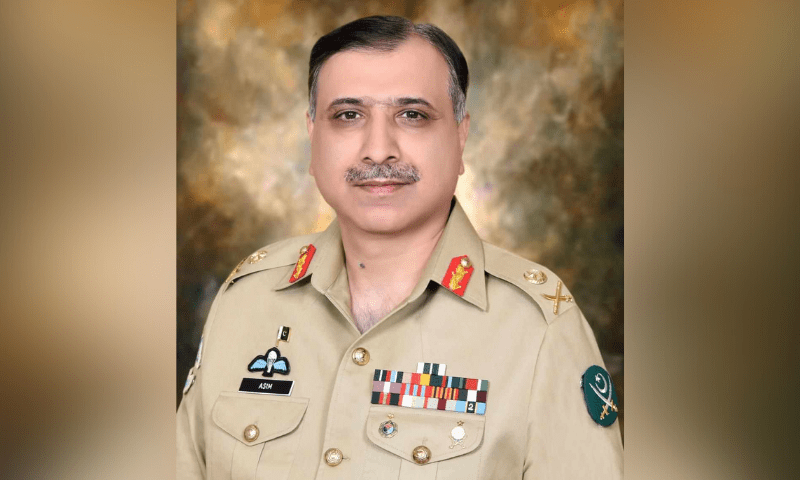 پہلے میں ، آئی ایس آئی کے چیف نے قومی سلامتی کا مشیر بنایا
