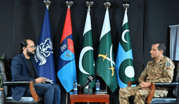 ڈی جی آئی ایس پی آر نے پاک انڈیا میں اضافے کے دوران ایران کی امن کوششوں کا تعاقب کیا