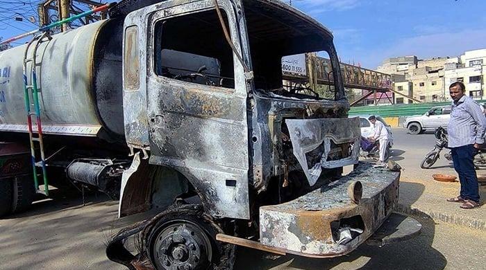 کراچی روڈ حادثات میں چار مر گئے