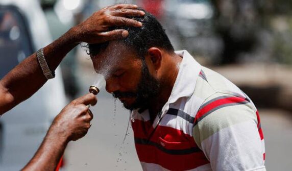 کراچی سوتے ہوئے جیسے مرکری نے آج 40 ° C کو نشانہ بنایا