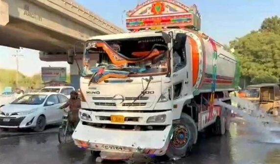 کراچی نے 2025 میں اب تک 370 سے زیادہ ٹریفک اموات کی اطلاع دی ہے ، جو 5،500 سے زیادہ زخمی ہیں