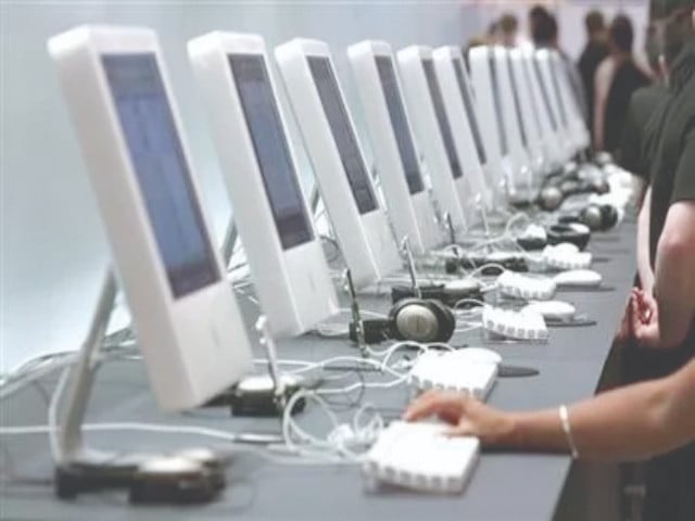 کیا پاکستان اس کے ڈیجیٹل لمحے پر قبضہ کرسکتا ہے؟ | ایکسپریس ٹریبیون
