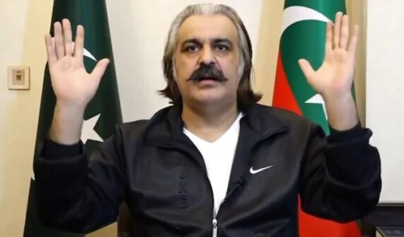 گانڈا پور نے زور دیا کہ ٹیبل سے دور نہیں ، عسکریت پسندوں سے پی ٹی آئی کو فاصل کرتا ہے