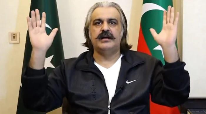 گانڈا پور نے زور دیا کہ ٹیبل سے دور نہیں ، عسکریت پسندوں سے پی ٹی آئی کو فاصل کرتا ہے
