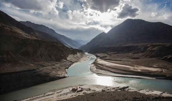 ہندوستان نے دریائے چناب کے پانی کے بہاؤ کو باگلیہار ڈیم کے توسط سے پاکستان میں روکا ہے