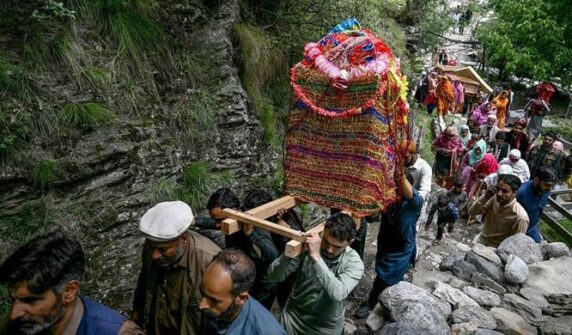 ہندوستان کے جنگ کے خطرے کے باوجود اے جے کے میں شادیوں کا سلسلہ جاری ہے