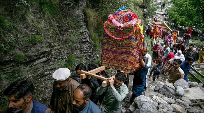 ہندوستان کے جنگ کے خطرے کے باوجود اے جے کے میں شادیوں کا سلسلہ جاری ہے