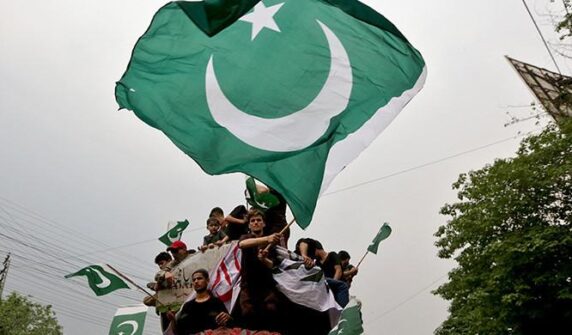 ہندوستان کے خلاف پاکستان کی فتح قومی اتحاد کی روح کو بھڑکاتی ہے