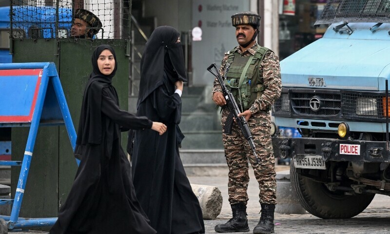 ہندوستانی افواج نے مکانات کے چھاپے مارے ، مقبوضہ کشمیر میں سرچ آپریشن